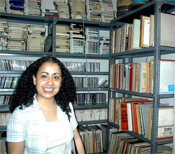 Shelly Knipe in HY Archive